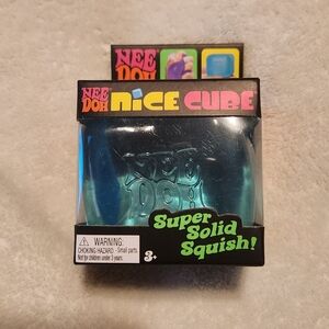 Nice Cube Super Solid Squish - Blue
